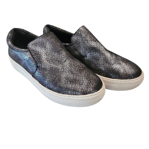 J/Slides SZ 8.5 Cleo Slip On Pewter Scaled Fashion Comfort Sneaker - Picture 1 of 9